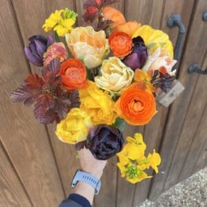 Seasonal flower bunch £12