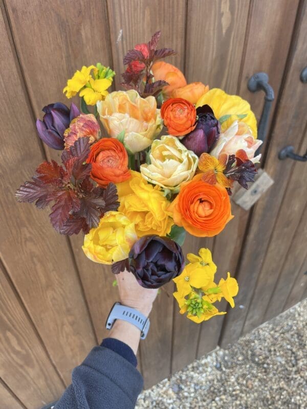 Seasonal flower bunch £12